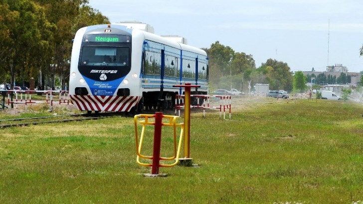 Quiroga firmó convenio con Ferrosur: cedieron al municipio tierras linderas a las vías