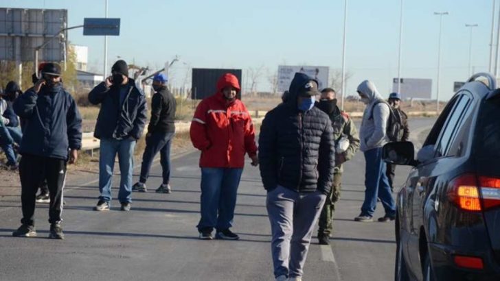 Cortes de rutas en Neuquén de desocupados de la Uocra