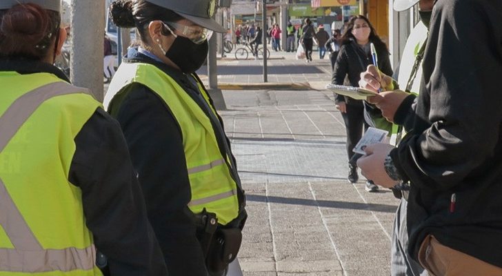 Nuevas medidas: ya fueron multadas personas por no usar barbijo